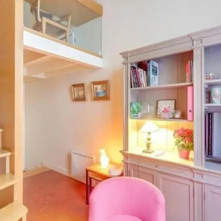 The Triplex - Cosy & Charming - By Mon Petit Fare Apartment